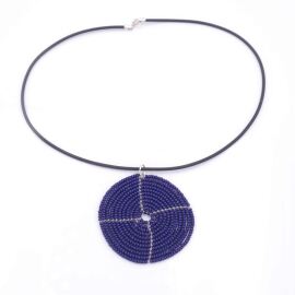 Masai Anhänger Scheibe Blau, ca 6 cm auf Kautschuk